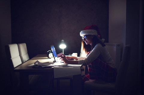 Armanfar_idiom_job_Burn the midnight oil